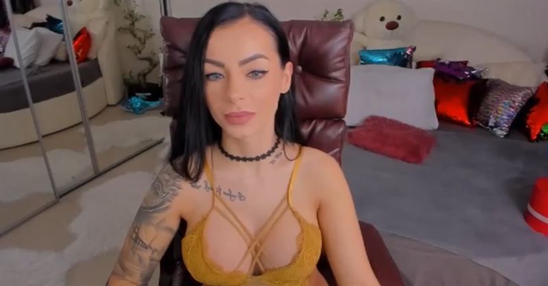 CamSoda takes debit cards payment for a fetish cam show