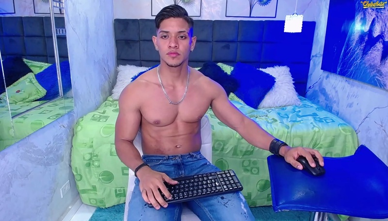 Chaturbate offer plenty of gay man candy for free