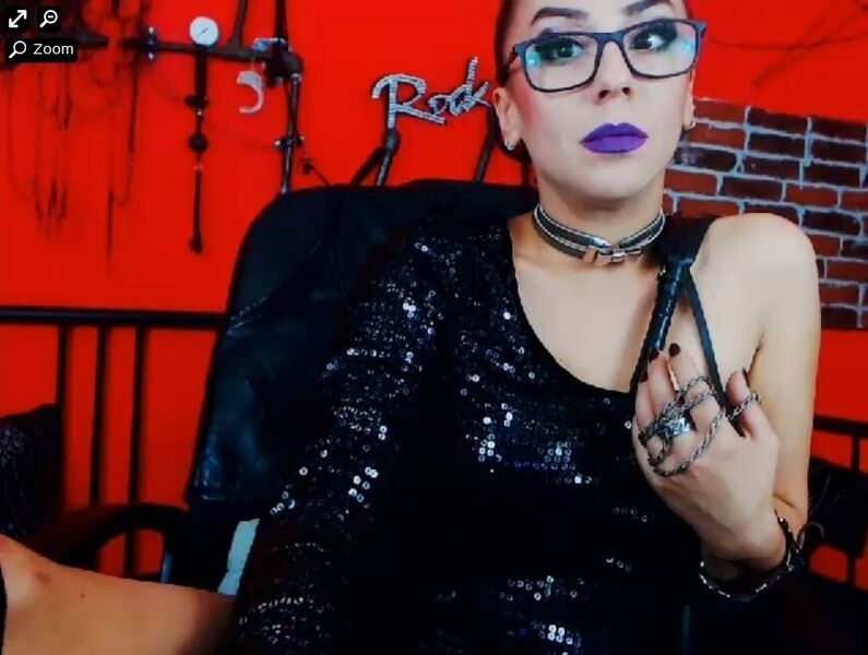 Mature Latina dominatrix in fetish cam show on XloveCam.com